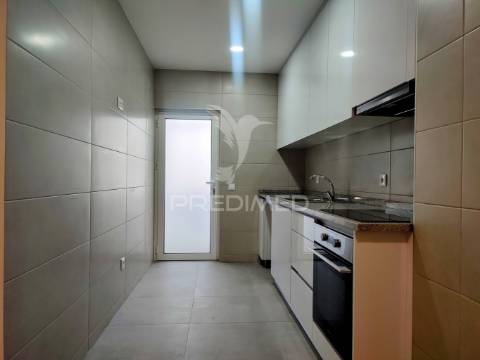 Apartamento t3 junto à câmara de gaia - arrendamento
