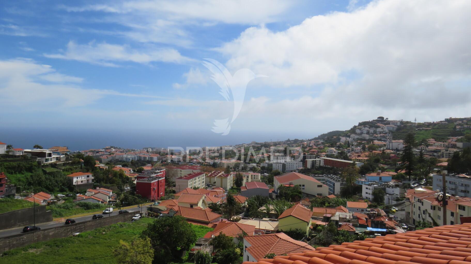 Moradia t4+t1 vista  definitiva funchal