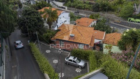 Moradia t3 nos barreiros com (1080m2) de terreno