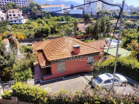 Moradia t3 nos barreiros com (1080m2) de terreno
