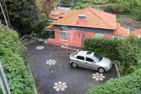 Moradia t3 nos barreiros com (1080m2) de terreno