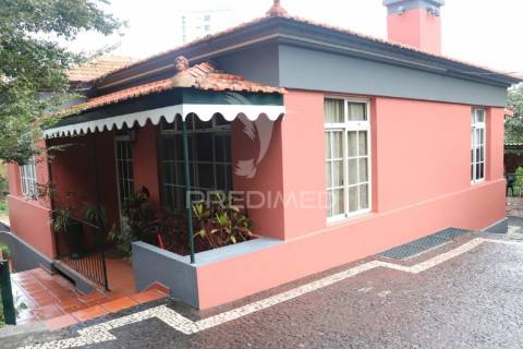 Moradia t3 nos barreiros com (1080m2) de terreno