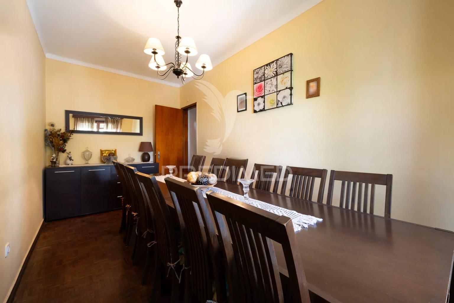 Vende se t3 ocupado montalvão/ setúbal 145000€  ocupado