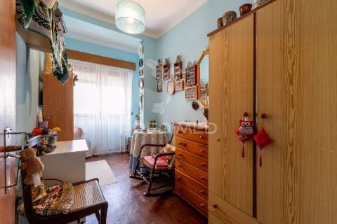 Vende se t3 ocupado montalvão/ setúbal 145000€  ocupado