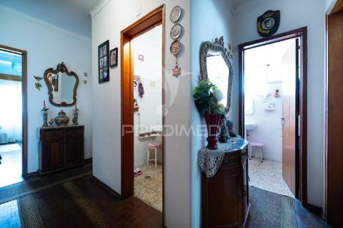 Vende se t3 ocupado montalvão/ setúbal 145000€  ocupado