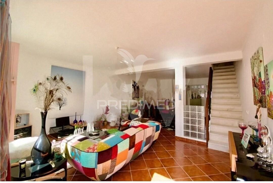 Moradia t3 com quintal e garagem totalmente renovada em entradas, castro verde