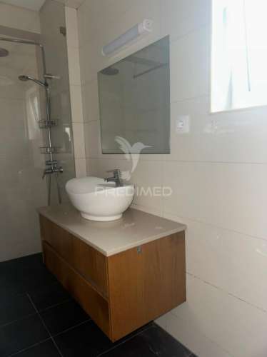Apartamento t3 totalmente remodelado na ramada