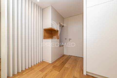Moradia de sonho com piscina e acabamentos de luxo