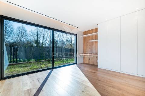 Moradia de sonho com piscina e acabamentos de luxo