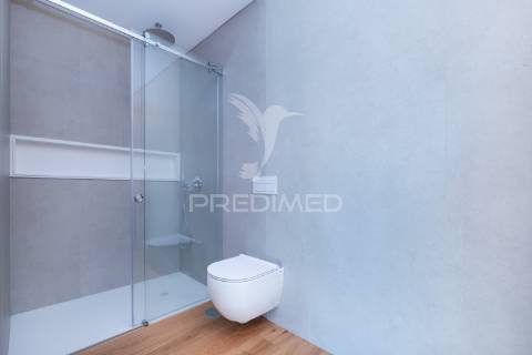 Moradia de sonho com piscina e acabamentos de luxo