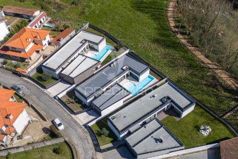 Moradia de sonho com piscina e acabamentos de luxo