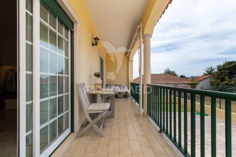 Apartamento t2+1 duplex em condomínio fechado