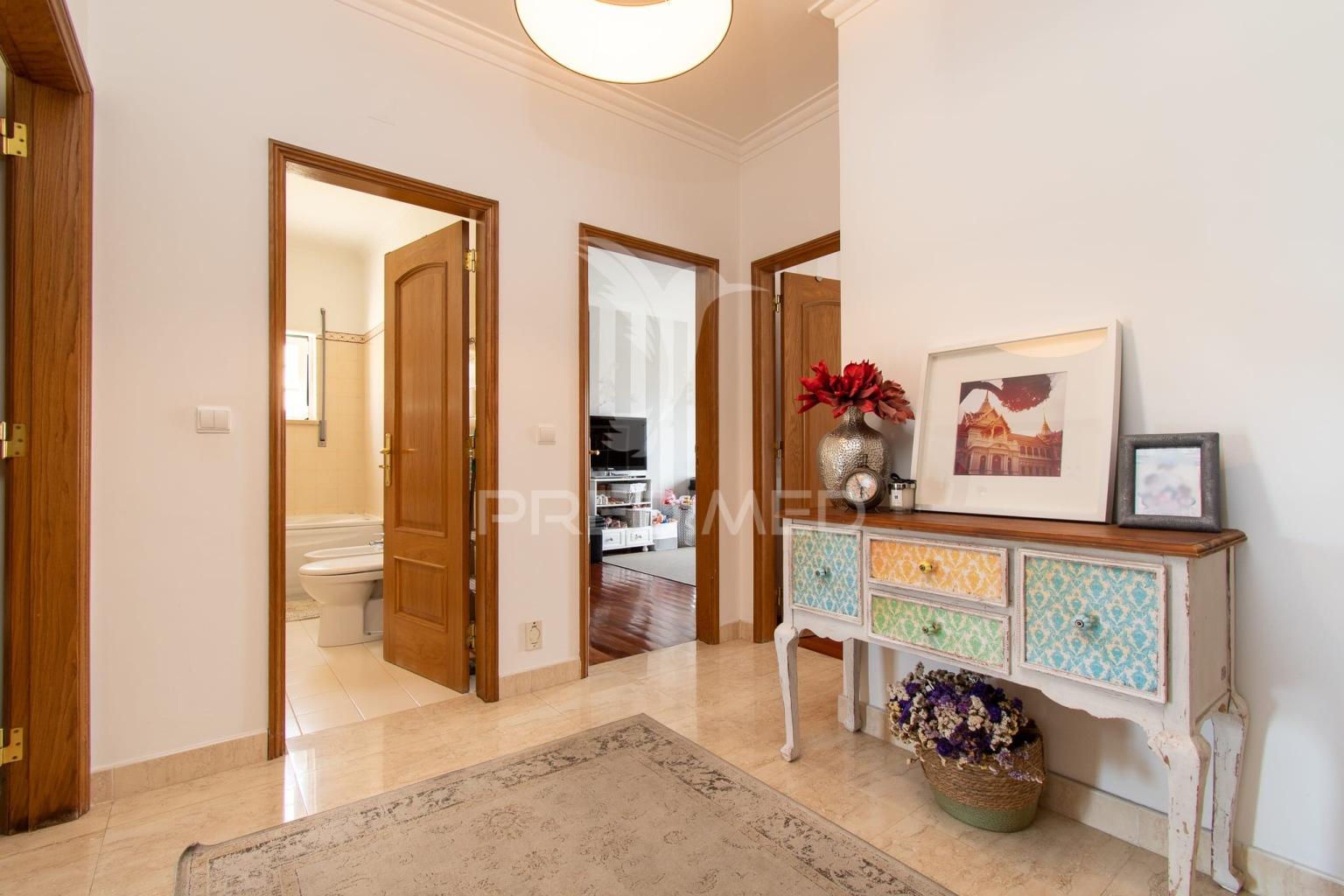 Apartamento t2+1 duplex em condomínio fechado