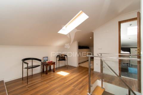 Apartamento t2+1 duplex em condomínio fechado