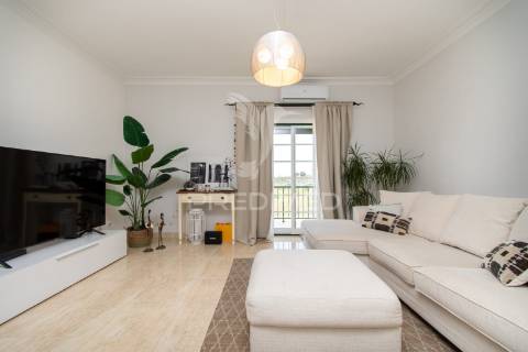 Apartamento t2+1 duplex em condomínio fechado