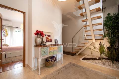 Apartamento t2+1 duplex em condomínio fechado