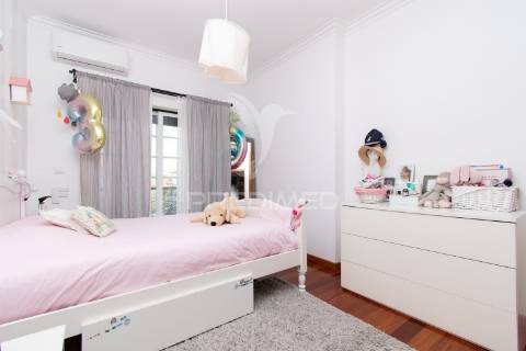 Apartamento t2+1 duplex em condomínio fechado