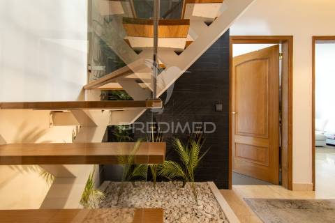 Apartamento t2+1 duplex em condomínio fechado