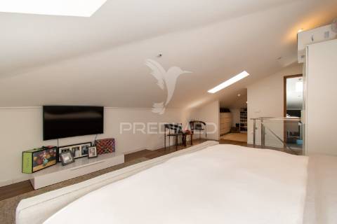 Apartamento t2+1 duplex em condomínio fechado
