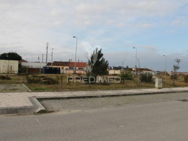 Terreno urbano para construção 
<!DOCTYPE html>
<html lang=