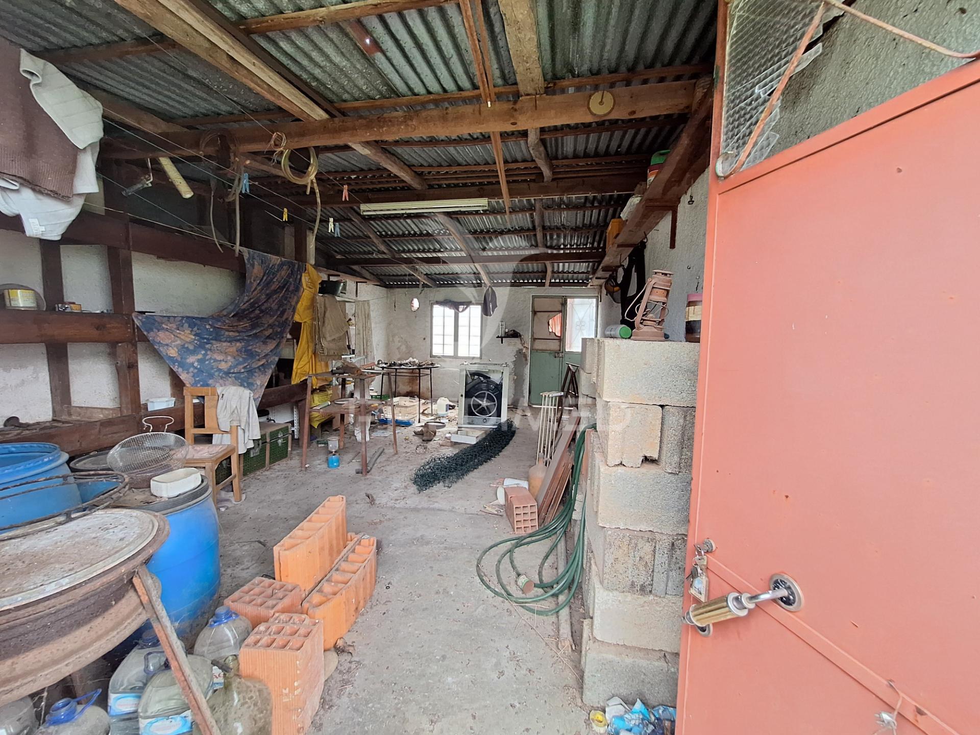 Moradia t2, para remodelar, entroncamento