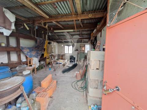 Moradia t2, para remodelar, entroncamento
