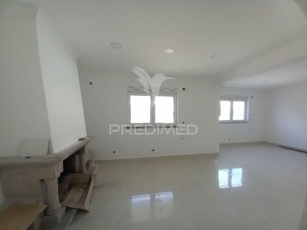 Moradia t3+2  remodelada