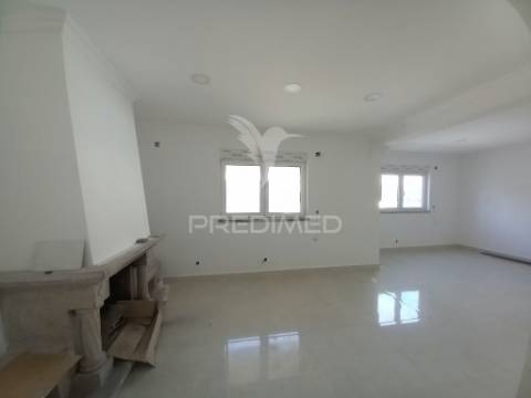 Moradia t3+2  remodelada