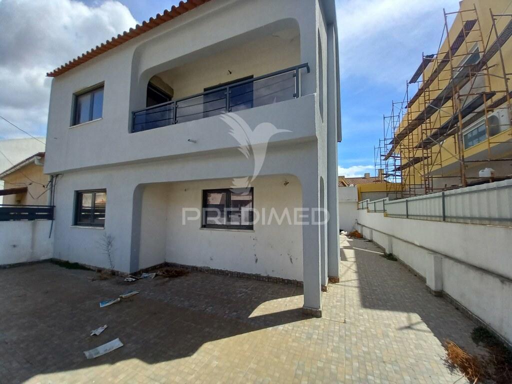 Moradia t3+2  remodelada