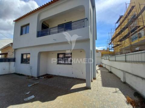 Moradia t3+2  remodelada