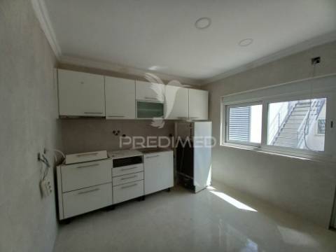 Moradia t3+2  remodelada