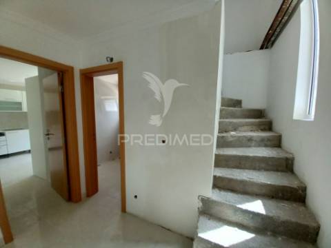 Moradia t3+2  remodelada