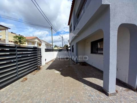 Moradia t3+2  remodelada