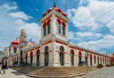 Terreno para construir 16 fogos em loulé