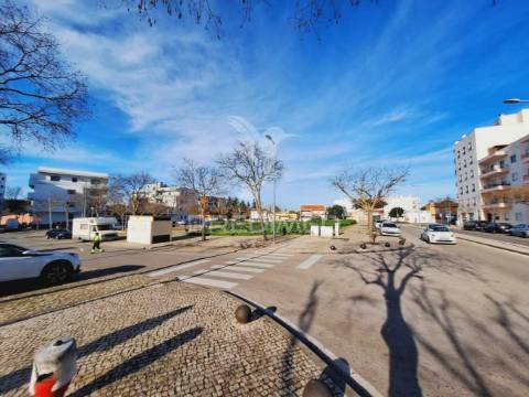 Terreno para construção de hotel ou superfície comercial com 170 lugares (mínimo)