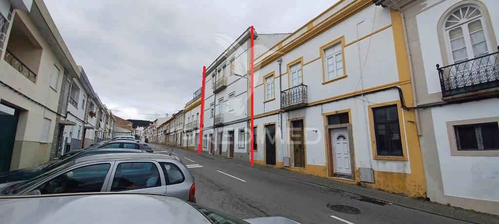 Moradia com 5 frações independentes
