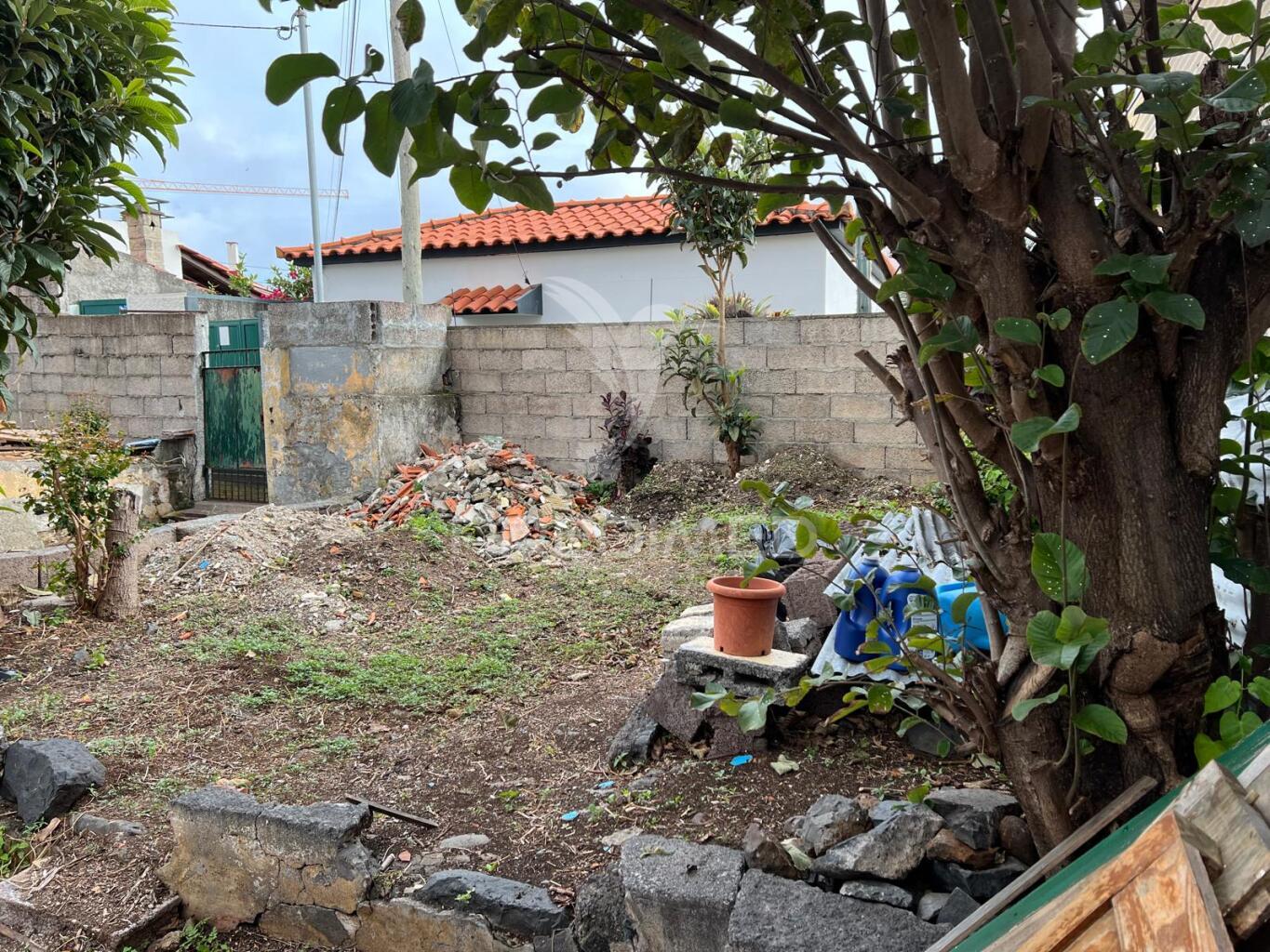 Moradia em ruína, t2 no funchal - ilha da madeira
