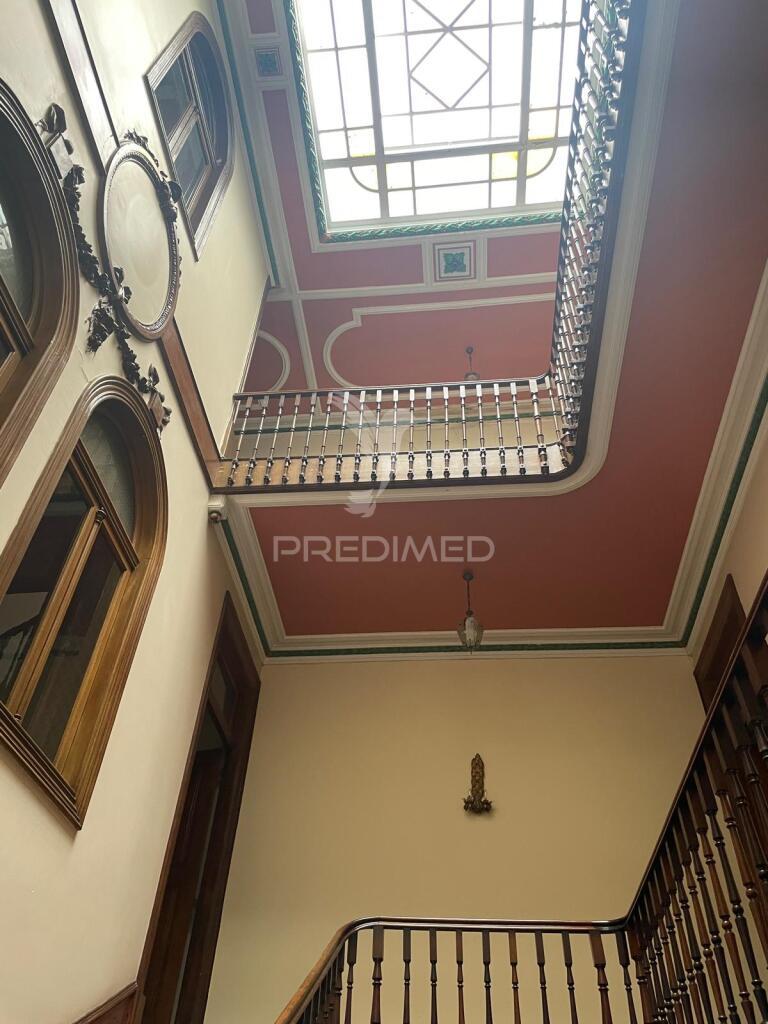 Prédio junto ao palácio de cristal