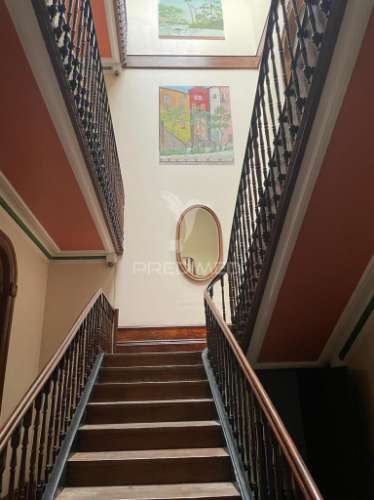 Prédio junto ao palácio de cristal