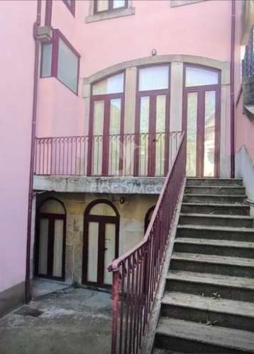 Prédio junto ao palácio de cristal