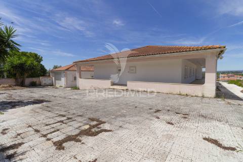 Moradia isolada t9 - torres novas