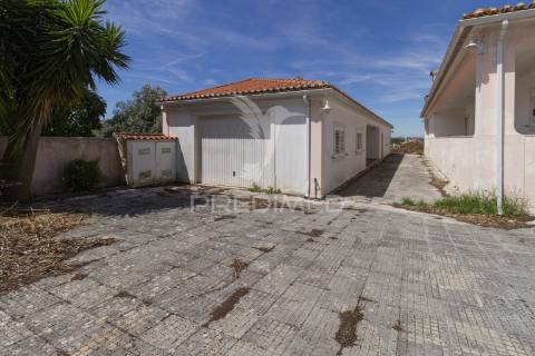 Moradia isolada t9 - torres novas