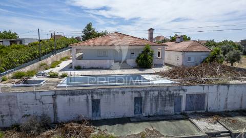 Moradia isolada t9 - torres novas