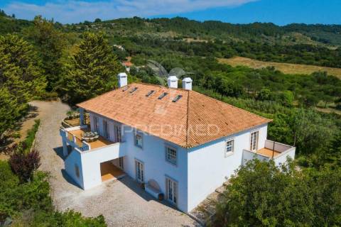 Proximidade à serra da arrábida e praias