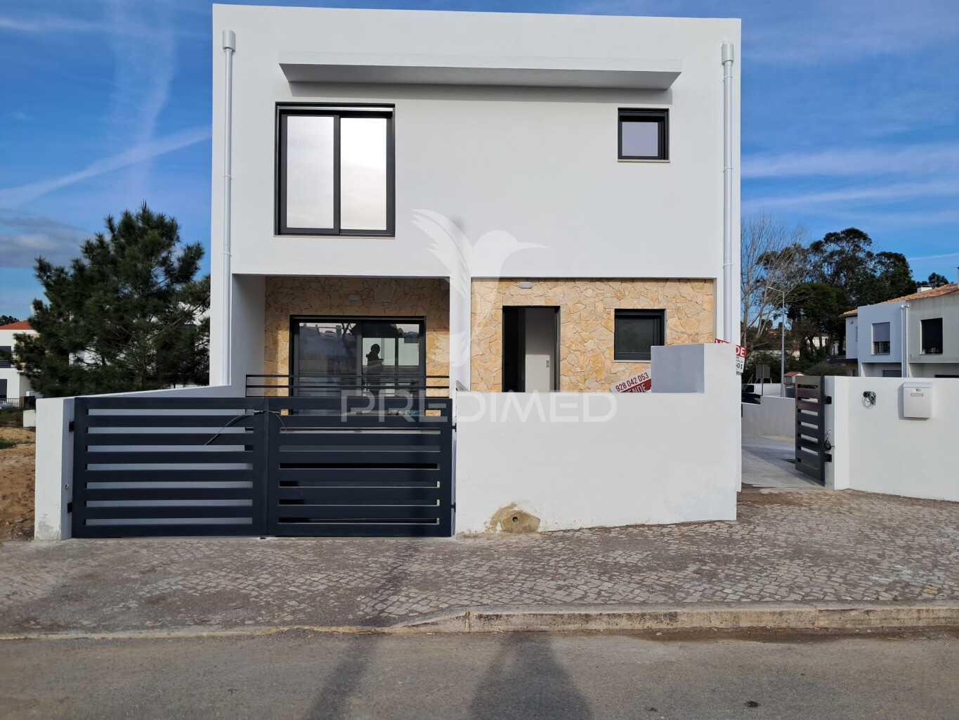 Moradia nova em maçã sesimbra