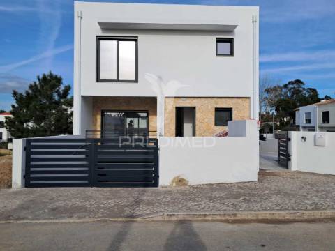 Moradia nova em maçã sesimbra