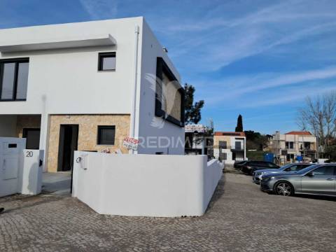 Moradia nova em maçã sesimbra