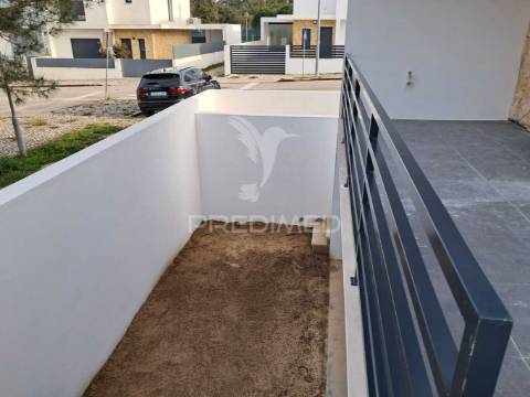 Moradia nova em maçã sesimbra