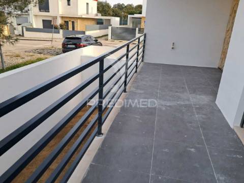 Moradia nova em maçã sesimbra