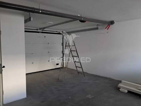 Moradia nova em maçã sesimbra